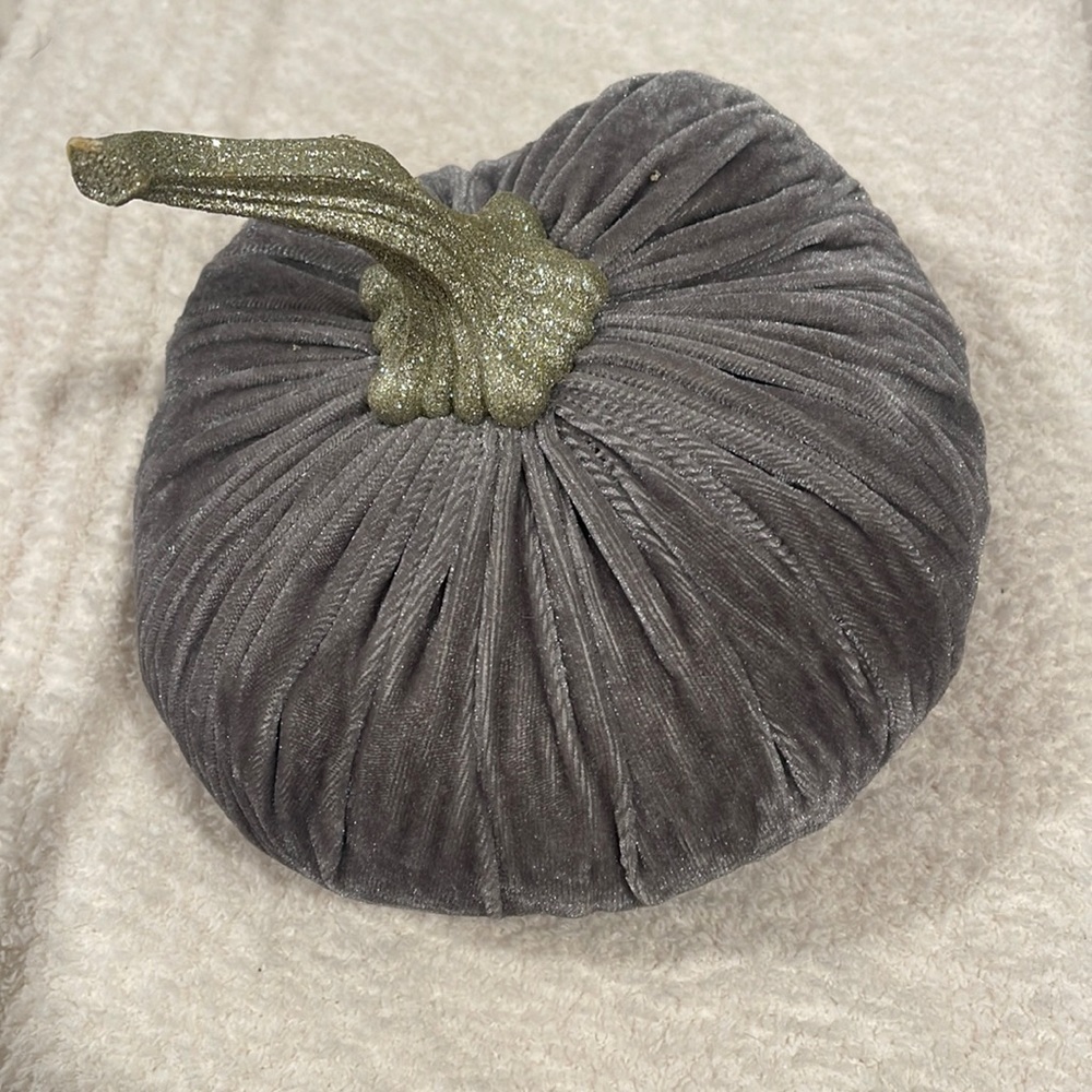 Velvet pumpkin